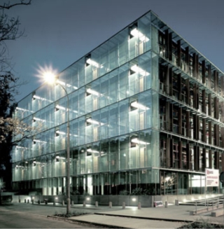 Bryły budynku od strony ulicy